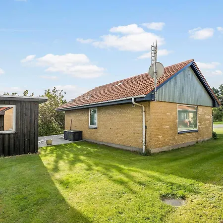 2 Bedroom Gorgeous In Norre Nebel